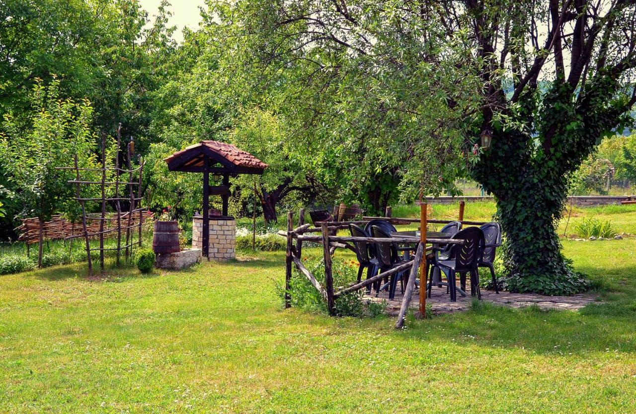 Park Hotel Djevana Gorna Oryakhovitsa Exterior photo